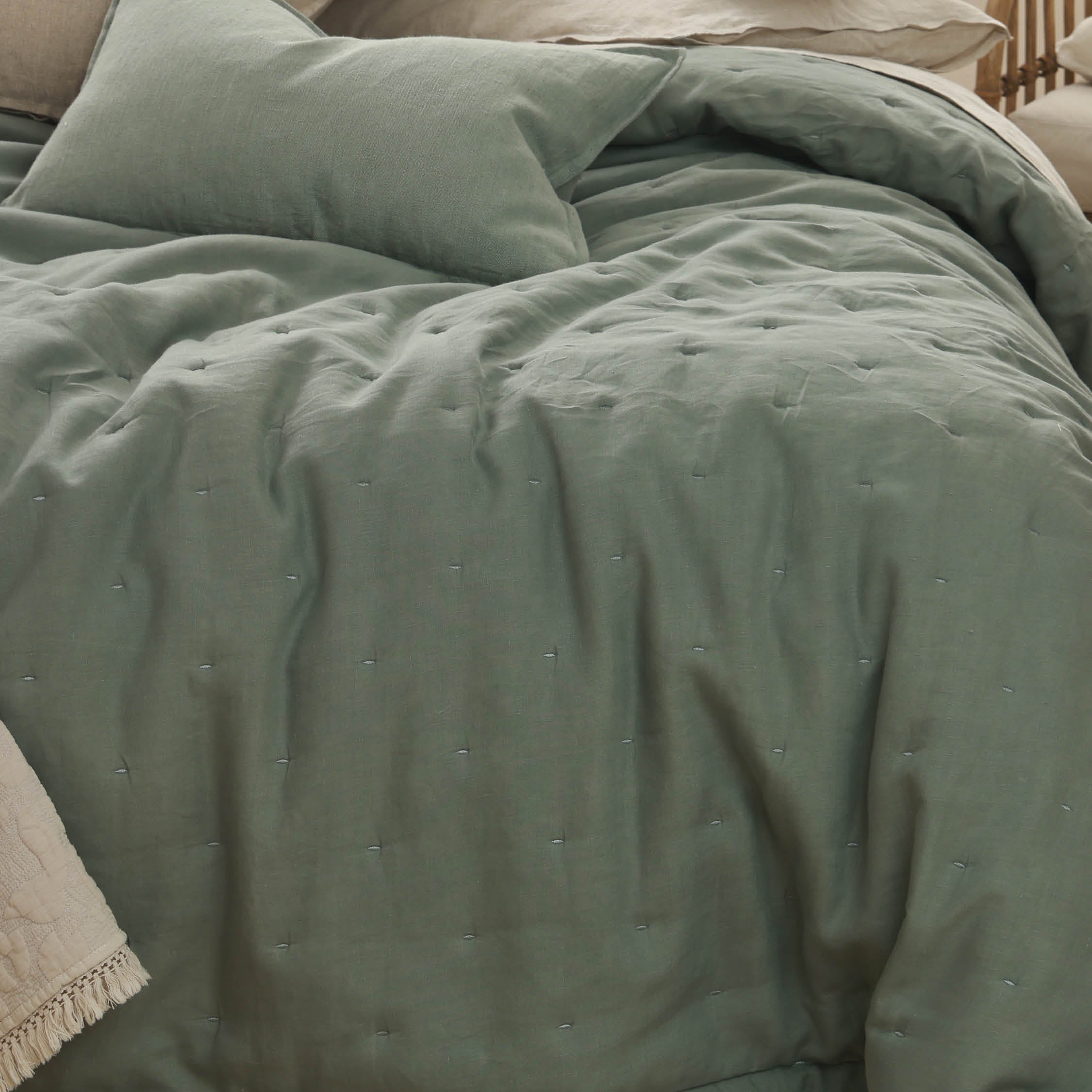 Laundered Linen Bedspread Set Seagrass