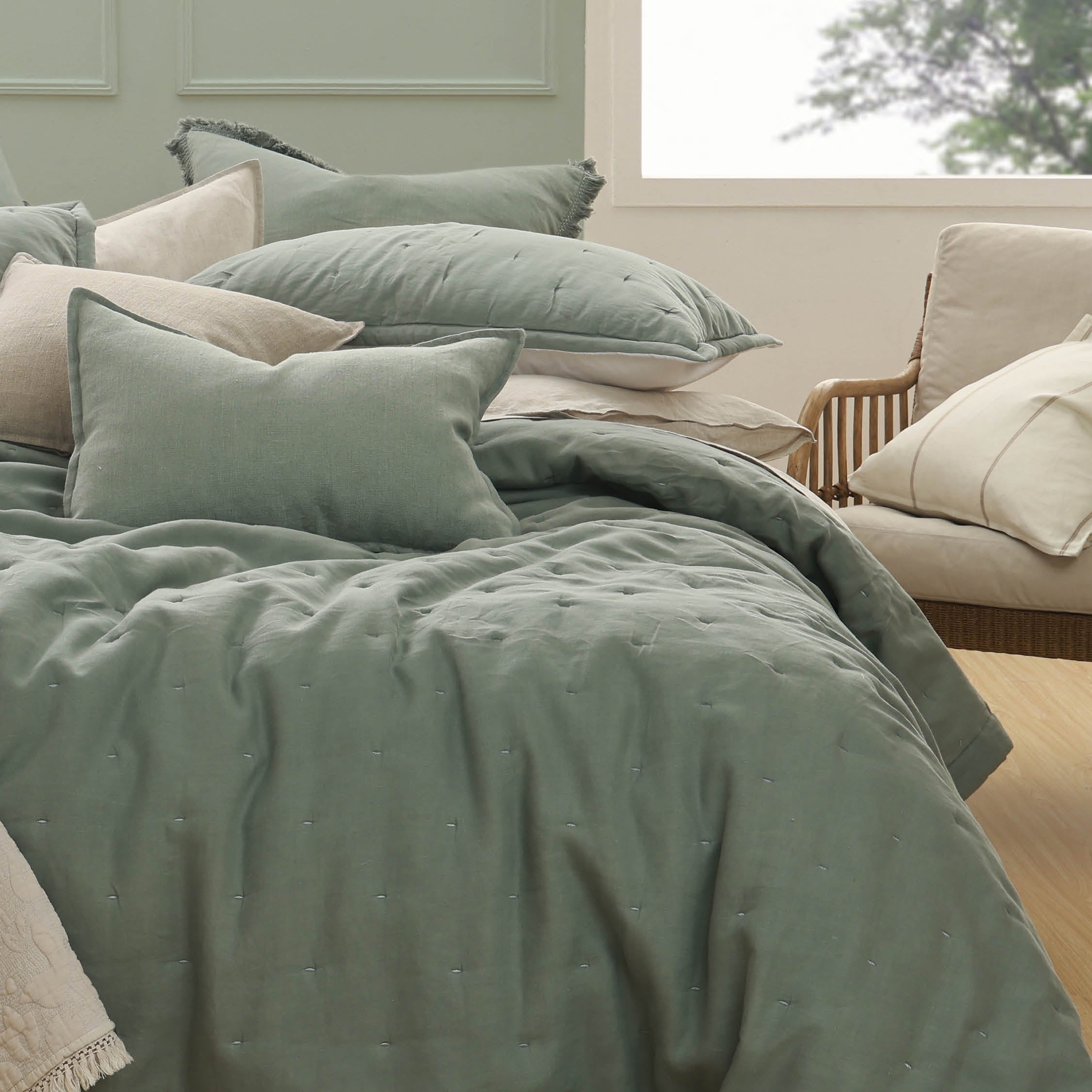 Laundered Linen Bedspread Set Seagrass