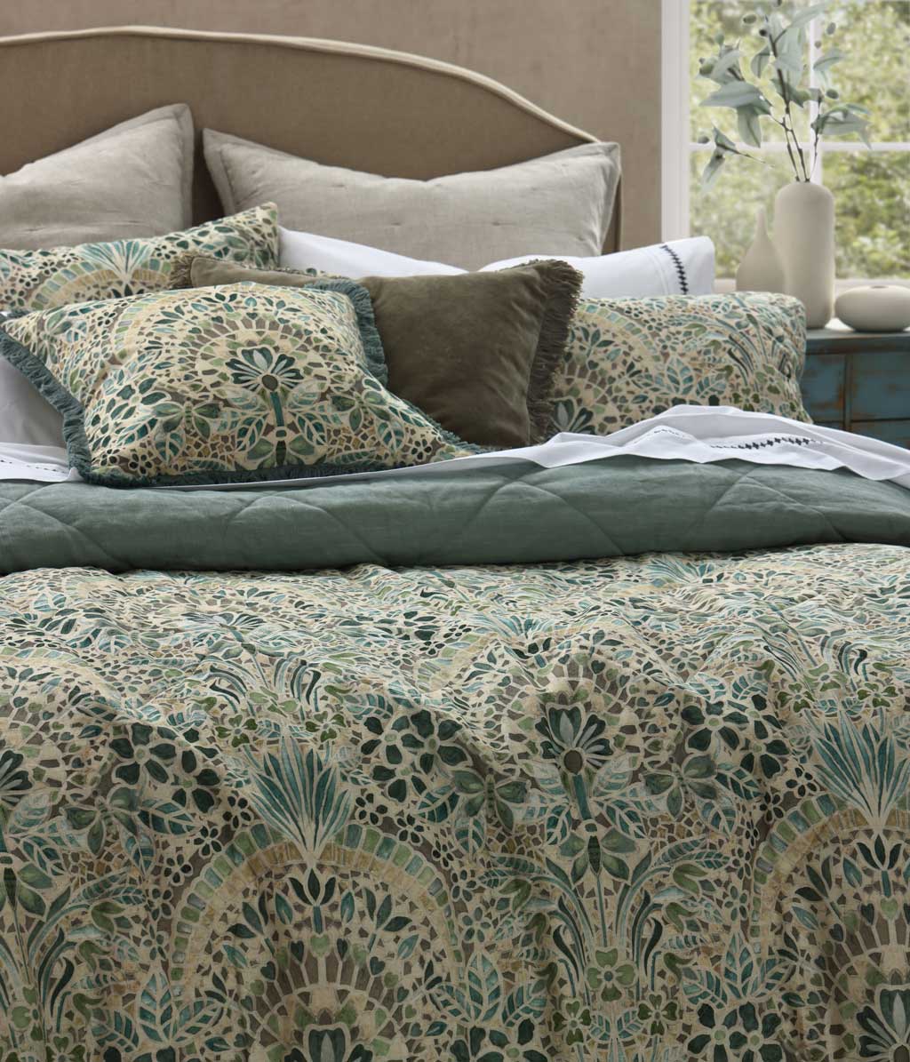 Andora Bedspread Set