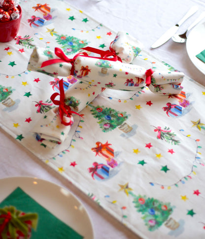 Feliz Navidad Table Runner