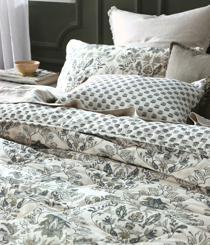Jovany Bedspread Set