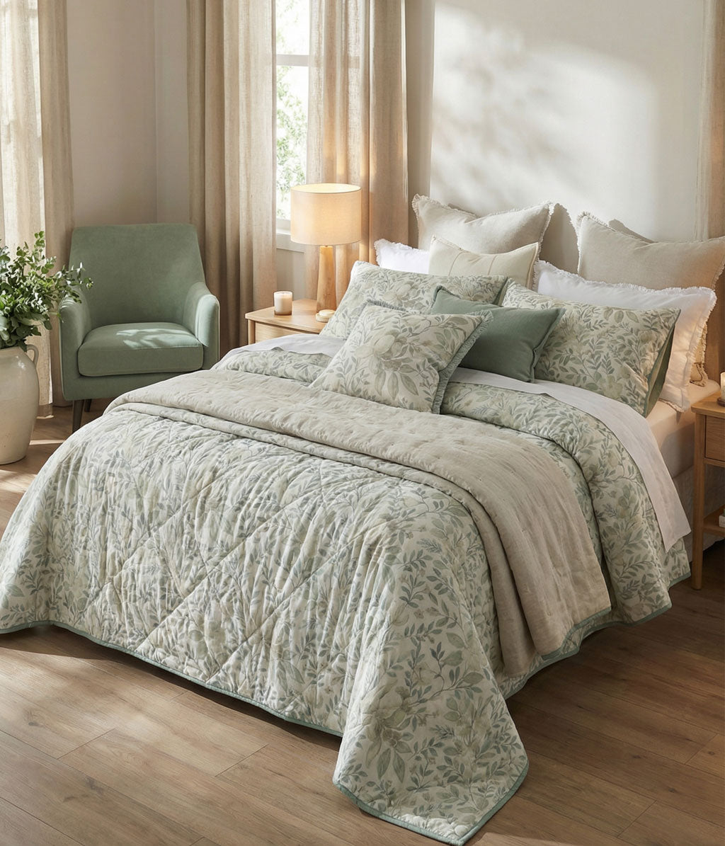 Whisper Bedspread Set