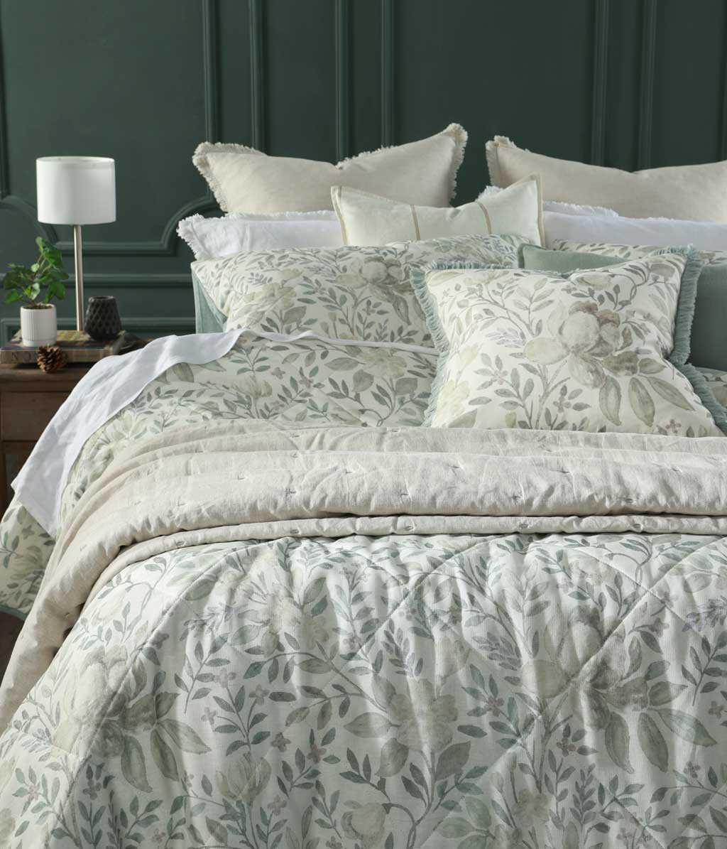 Whisper Bedspread Set