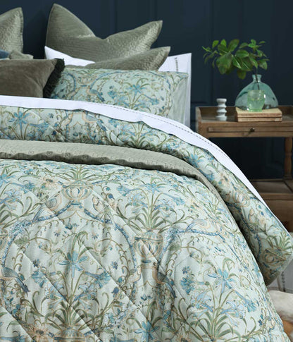 Augusta Bedspread Set