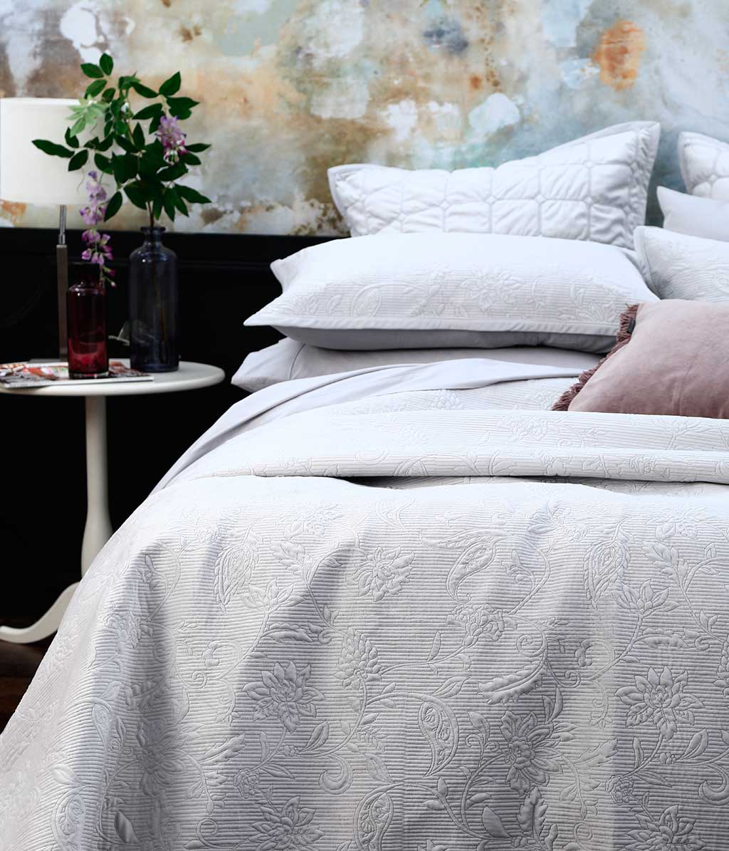 Adrian Bedspread Set