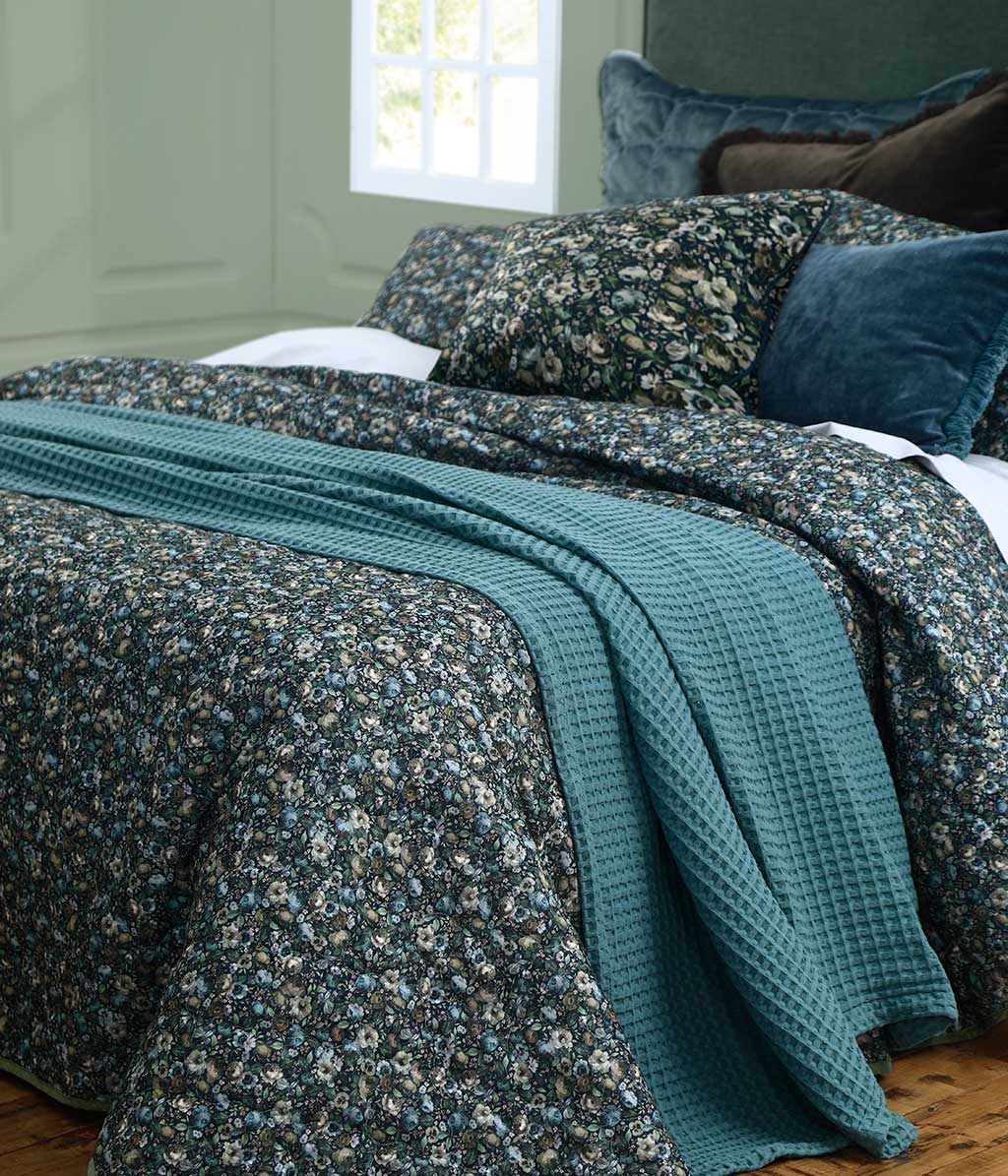 Aster Bedspread Set