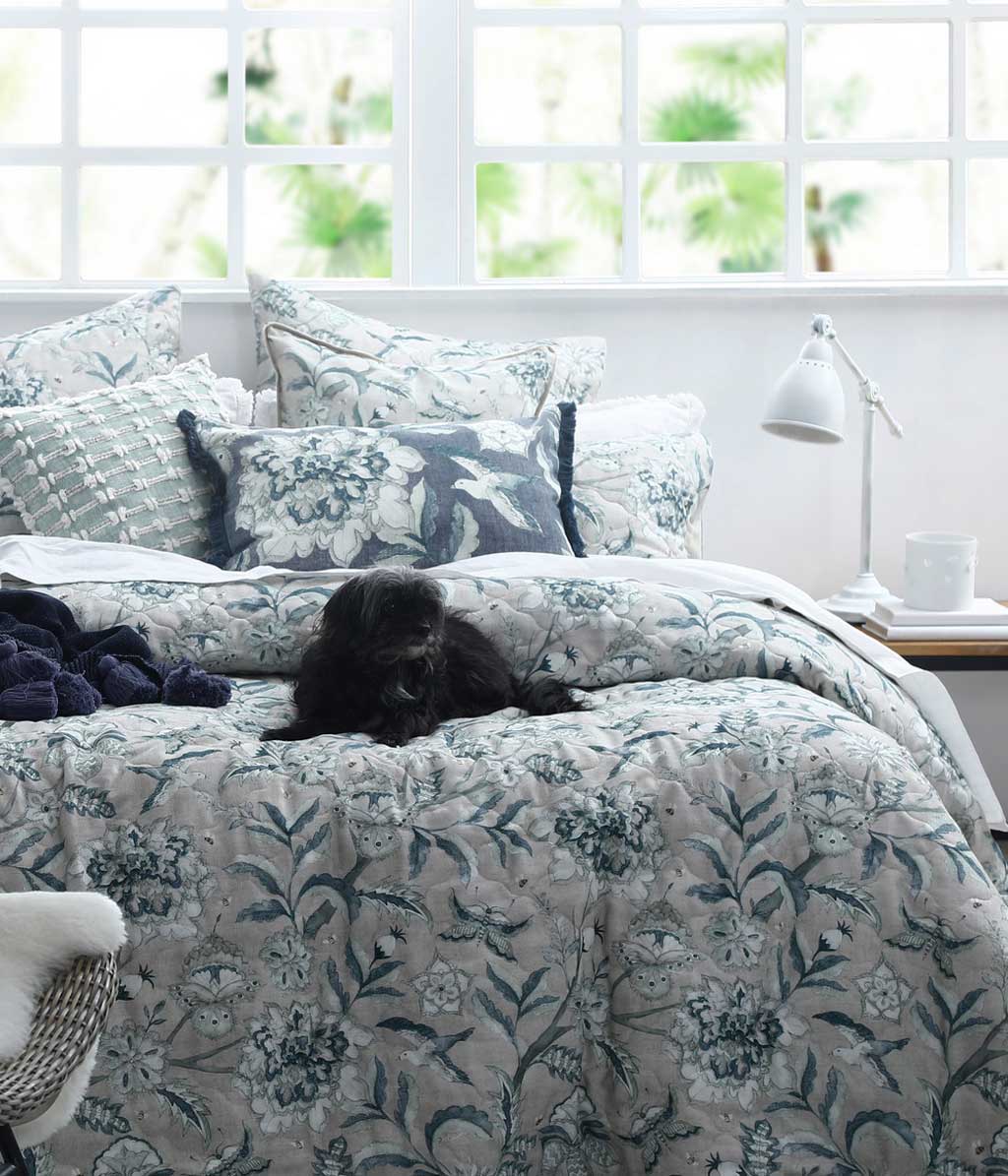 Katiana Bedspread Set