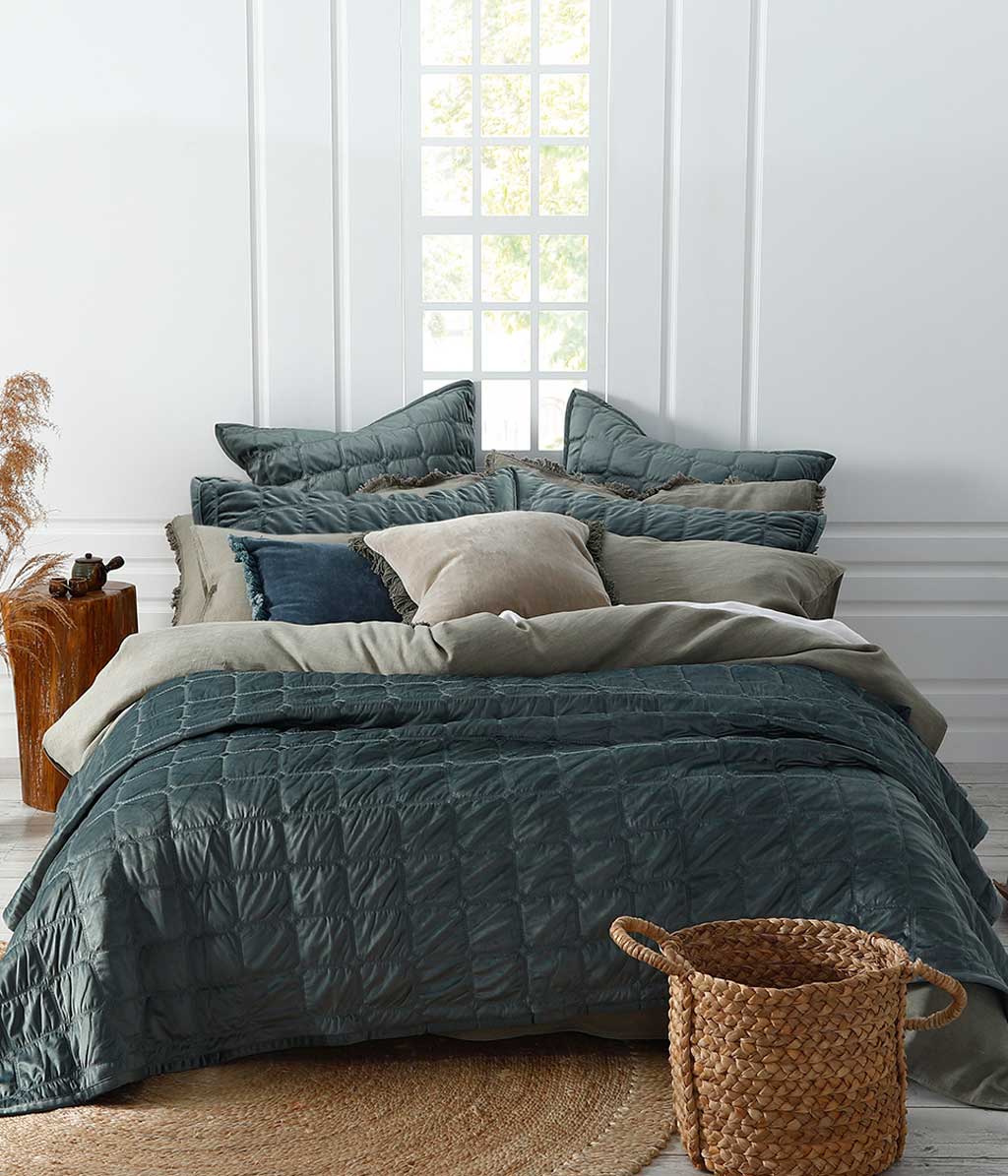 Meeka Comforter Set Storm